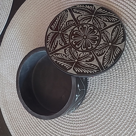 Soapstone Trinket Dish - Picture 9 of 10